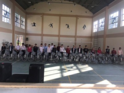 SOECO TRAO TẶNG 20 CHIẾC XE ĐẠP CHO HỌC SINH NGHÈO HIẾU HỌC TỈNH TIỀN GIANG.